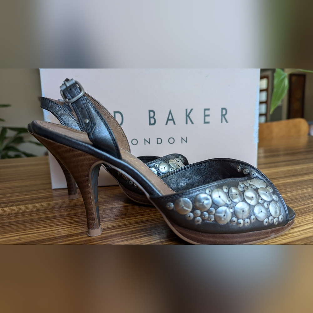 Rare Ted Baker London Size 6 Heels